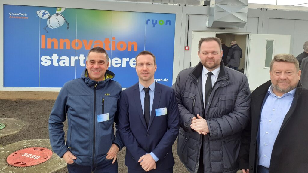 FREIE WÄHLER Hessen besuchen das Transition Center im GreenTech Park FLUXUM in Gernsheim